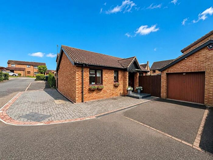 2 Bedroom Detached Bungalow For Sale In Falconers Rise, East Hunsbury, Northampton, NN4