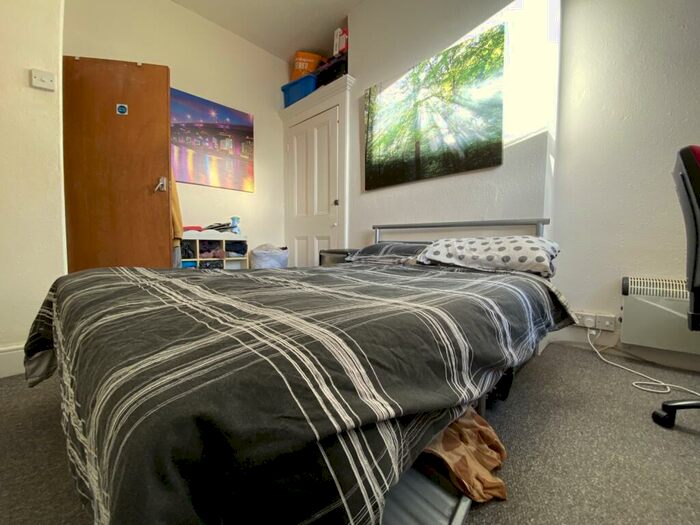 1 Bedroom Flat To Rent In Llanbleddian Gardens, Cathays, CF24