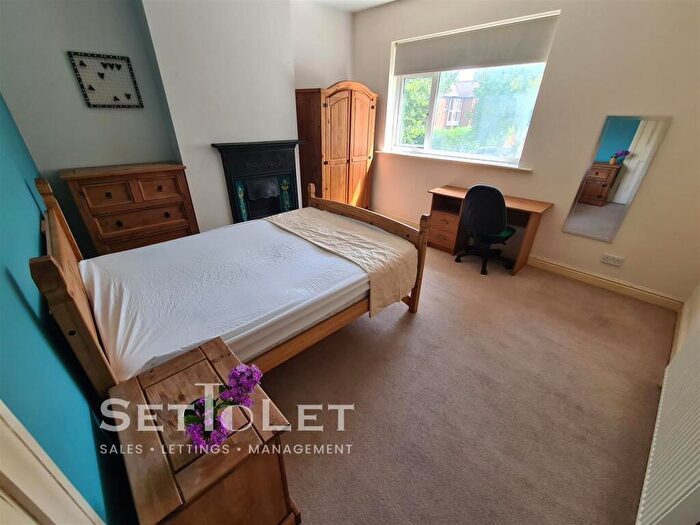 4 Bedroom Terraced House To Rent In Welford Road, Leicester, LE2