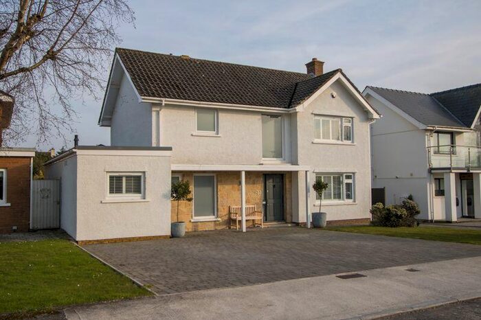 4 Bedroom Detached House To Rent In Robinswood Crescent, Penarth, CF64