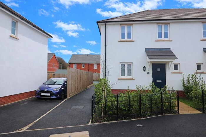 3 Bedroom Semi Detached House For Sale In Patt Drive, Bideford, Devon, EX39