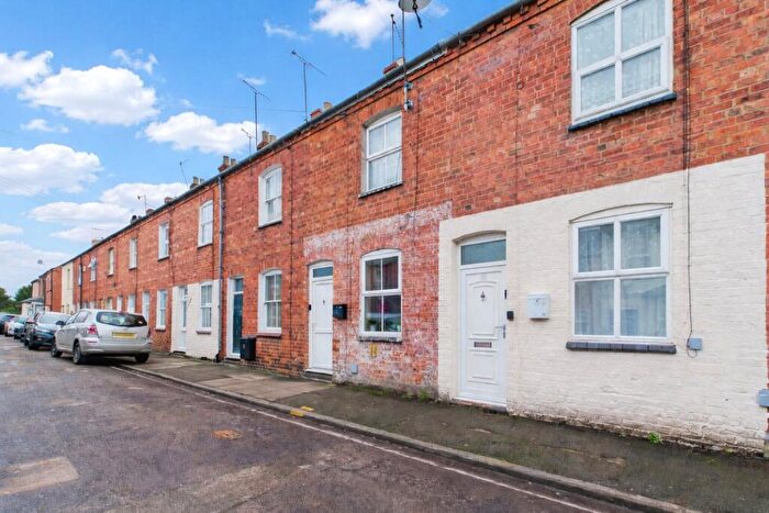 2 Bedroom Terraced House To Rent In Old Grimsbury Road, Banbury, Oxfordshire, OX16