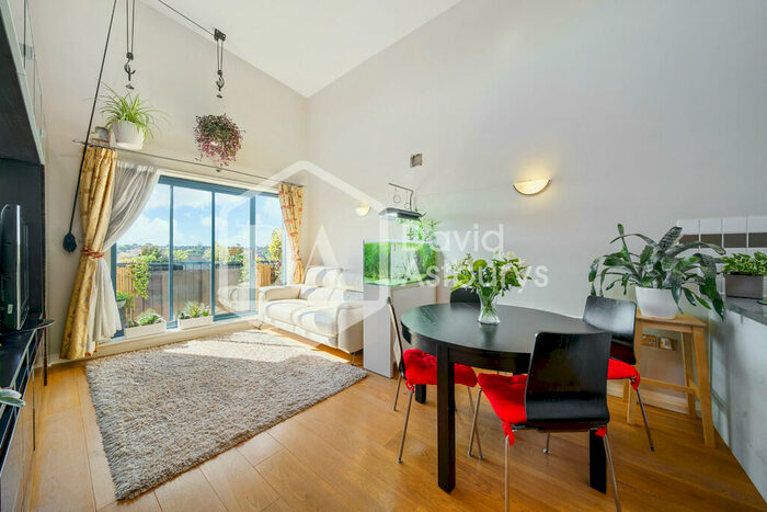 2 Bedroom Apartment To Rent In Tottenham Lane, Crouch End Hornsey, London, N8