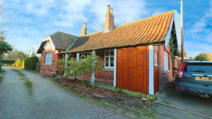 3 Bedroom Detached House To Rent In Cherry Cottage, Wiseton, Doncaster, DN10