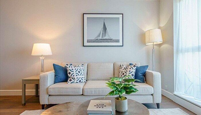 2 Bedroom Flat To Rent In Westferry Circus, Canary Wharf, London, E14