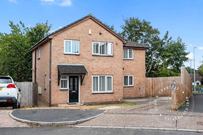 4 Bedroom Detached House For Sale In Edward Clarke Close, Danescourt, Cardiff, CF5