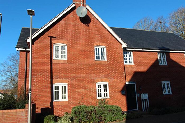 2 Bedroom Flat To Rent In Hayes, Stony Stratford, Milton Keynes, MK11