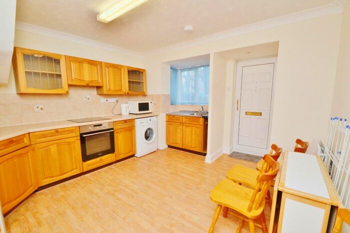 4 Bedroom Terraced House To Rent In Southampton, SO15