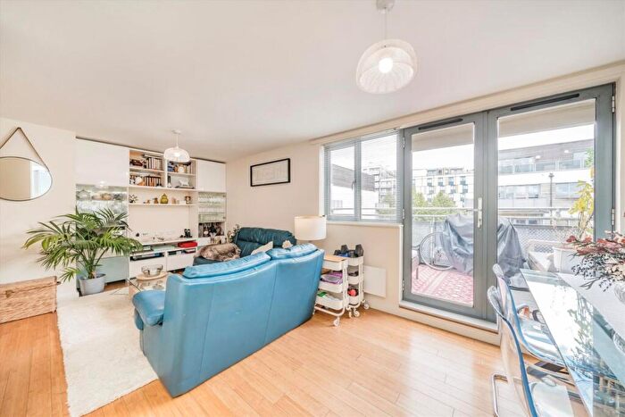 2 Bedroom Flat For Sale In Agate Close, Willesden, NW10