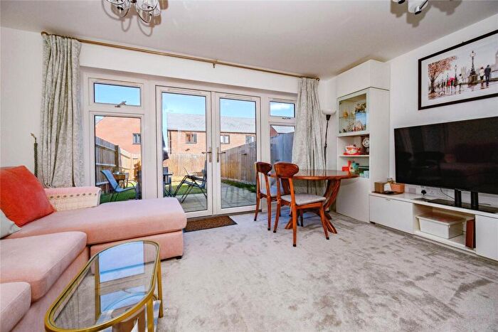 3 Bedroom Terraced House For Sale In Waterslade Way, Houghton Regis, Dunstable, Bedfordshire, LU5