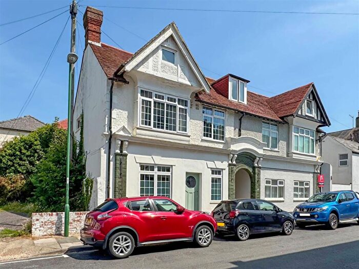 4 Bedroom Semi-Detached House For Sale In Western Road, Littlehampton, BN17