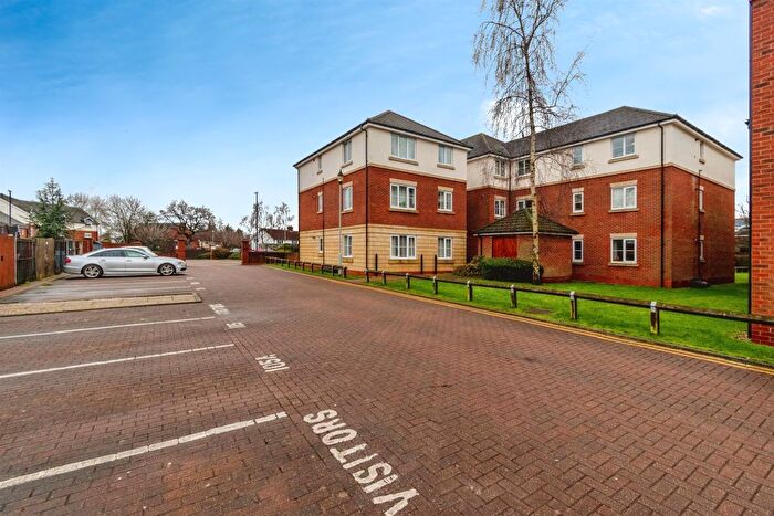 2 Bedroom Flat For Sale In Parkhouse Grove, Aldridge, Walsall, WS9