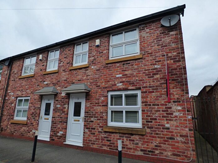 3 Bedroom Town House To Rent In Lever Street, Hazel Grove, Stockport, SK7