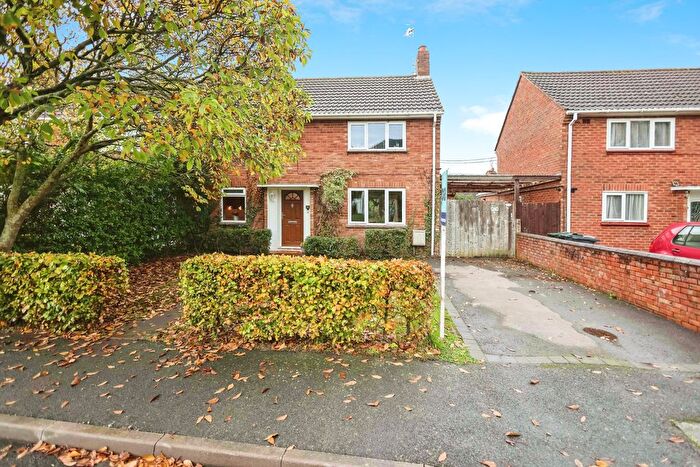 3 Bedroom End Of Terrace House For Sale In Hall Green, Worcester, WR8
