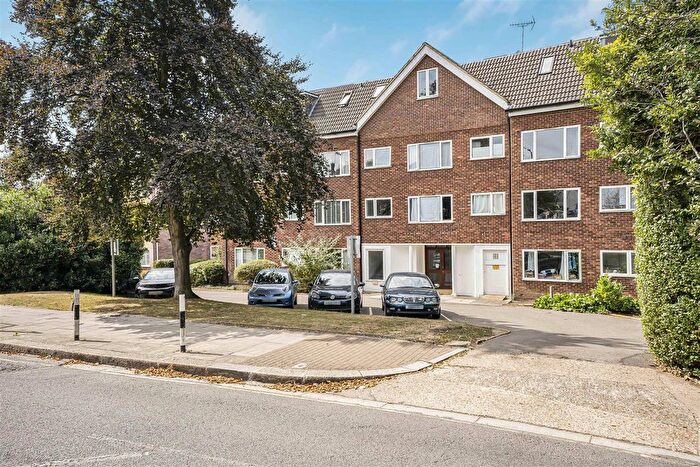 1 Bedroom Flat To Rent In Gainsborough Road, London, N12
