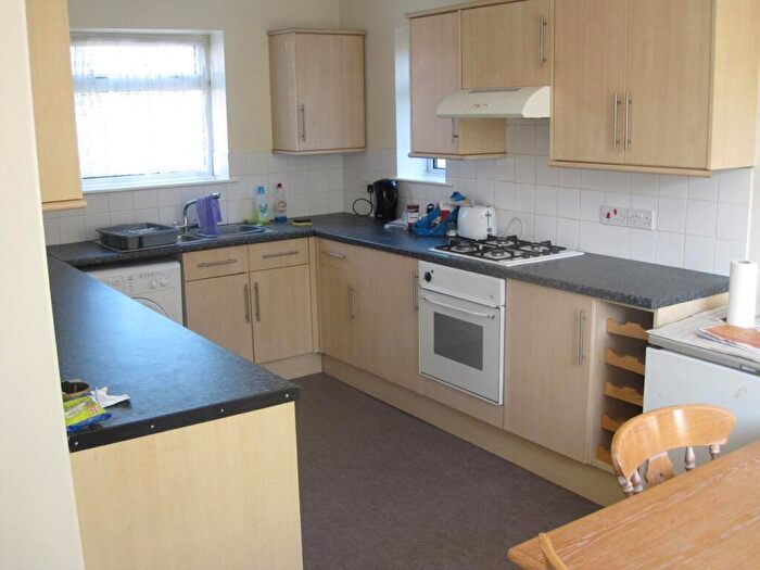 3 Bedroom Semi-Detached House To Rent In Montreal Avenue, Bristol, BS7