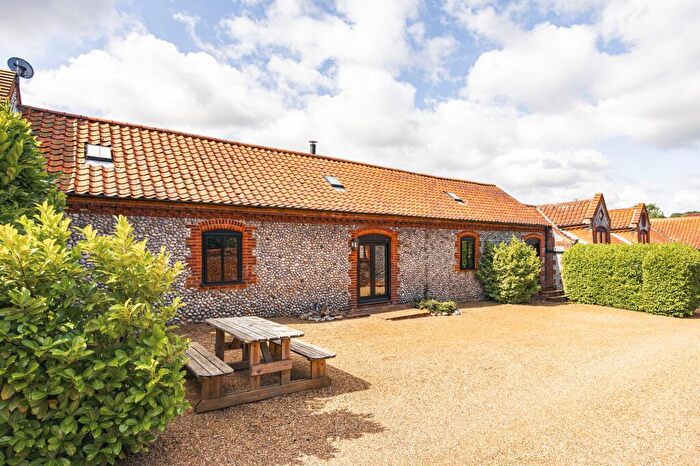 3 Bedroom Barn Conversion For Sale In Chain Free In Weybourne, NR25
