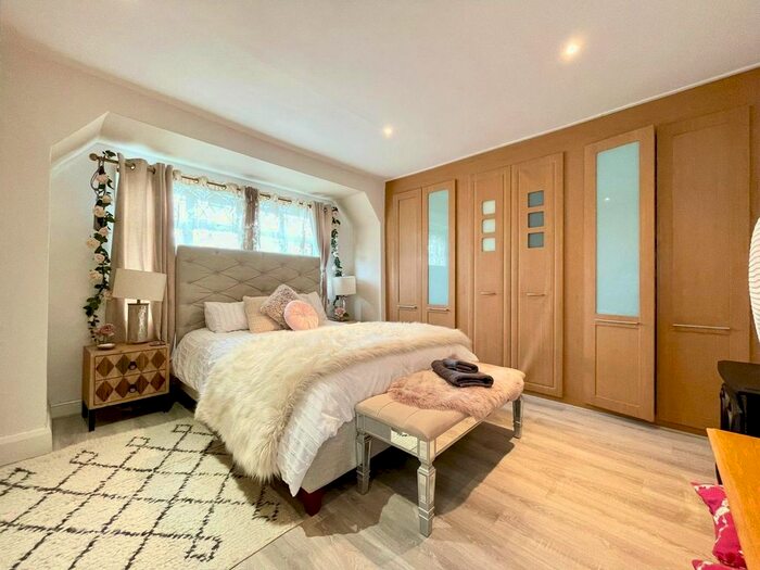 4 Bedroom Semi-Detached House To Rent In St Margarets Road, Edgware, HA8