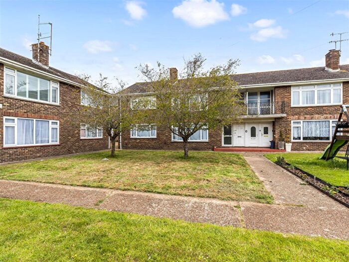2 Bedroom Flat For Sale In Downview Road, Worthing, BN11