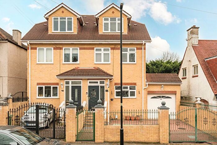 5 Bedroom Property To Rent In Rosedene Avenue, London, SW16