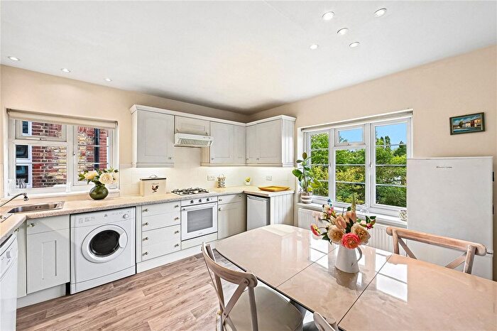 2 Bedroom Maisonette For Sale In St. James's Avenue, Beckenham, BR3