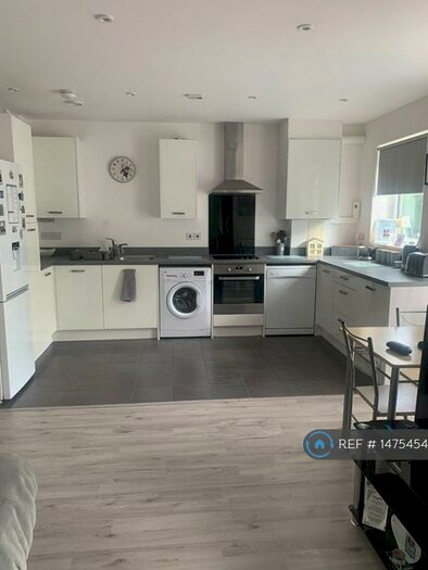 2 Bedroom Flat To Rent In Brixham Building, London, SE18