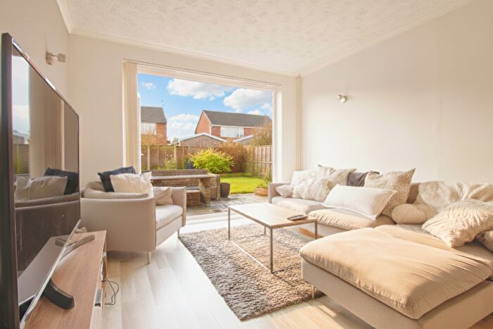 3 Bedroom Semi Detached House For Sale In Shipton Drive, Uttoxeter, ST14