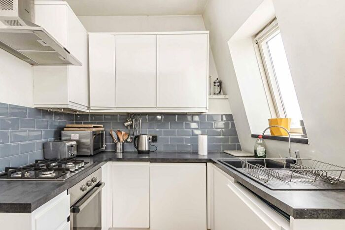 1 Bedroom Flat To Rent In Old Forge Mews, London, W12