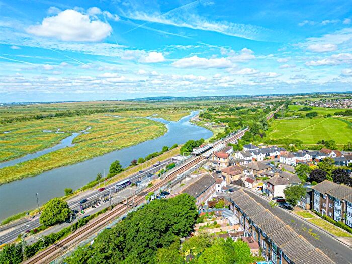 2 Bedroom Flat For Sale In High Road, Benfleet, SS7