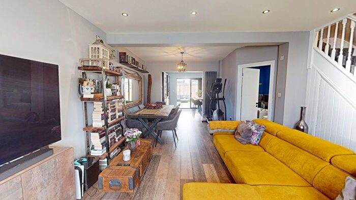 4 Bedroom Terraced House To Rent In Rochford Way, Croydon, CR0