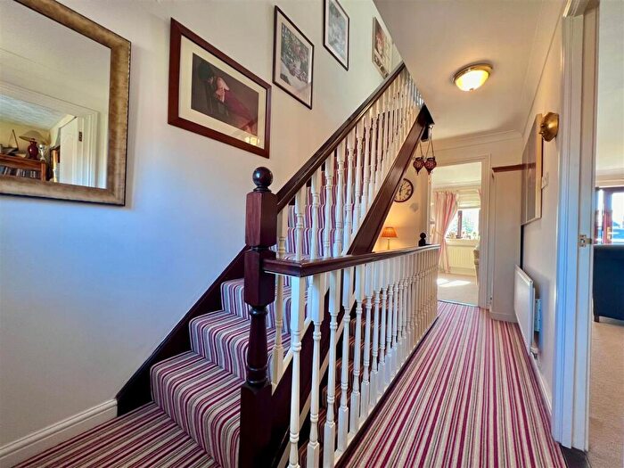 3 Bedroom Terraced House For Sale In Lock Close, Stratford-Upon-Avon, CV37