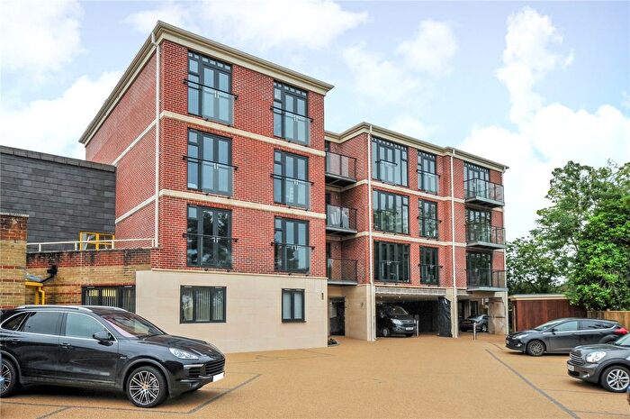 2 Bedroom Flat To Rent In South Park, Sevenoaks, Kent, TN13
