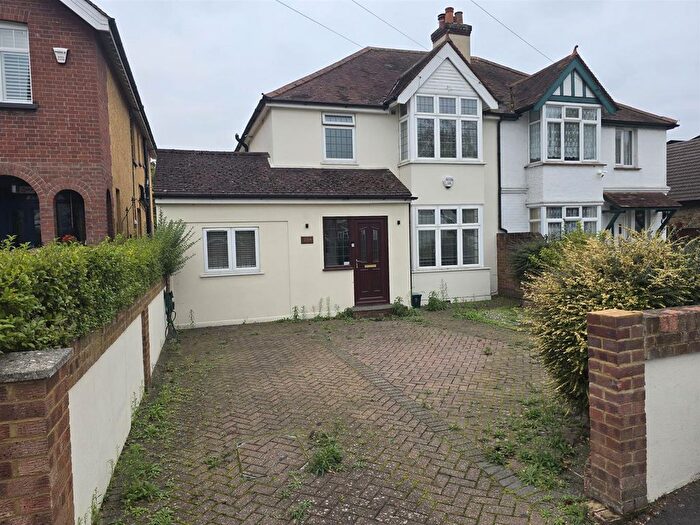 3 Bedroom Semi-detached House To Rent In Kingston Road, Staines-Upon-Thames, TW18