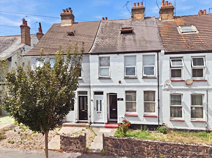 2 Bedroom Maisonette For Sale In Hildaville Drive, Westcliff-On-Sea, SS0