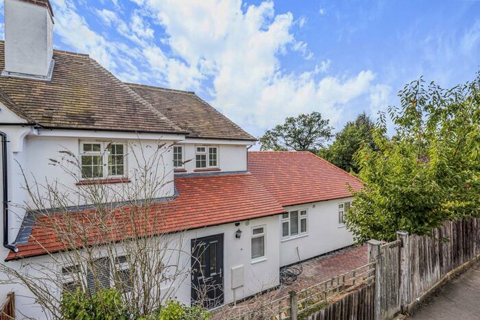 2 Bedroom Semi-Detached House To Rent In Divinity Road, Oxford, OX4