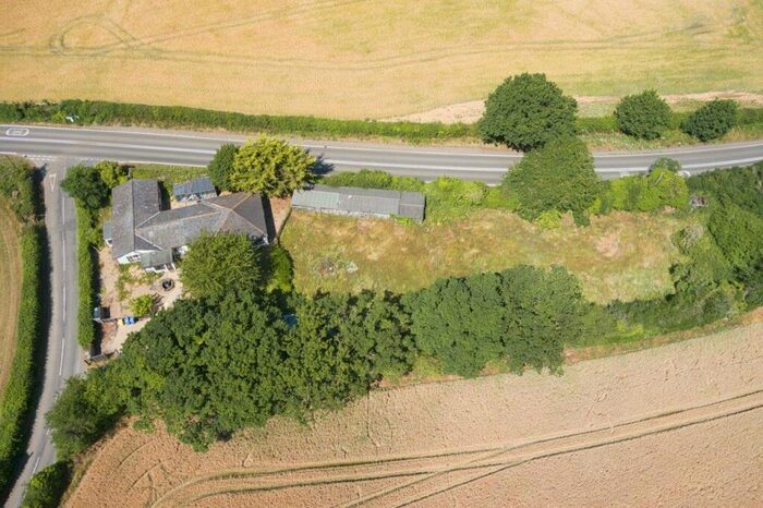 3 Bedroom Detached Bungalow For Sale In Stutton Lane, Tattingstone, IP9