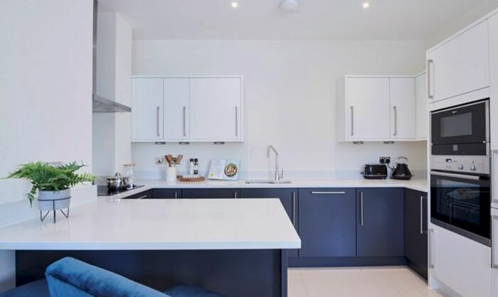 2 Bedroom Flat To Rent In Palace Wharf, Rainville Road, W6