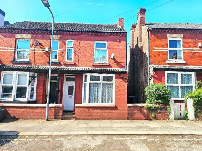3 Bedroom Semi-Detached House To Rent In Westminster Street, Levenshulme, Manchester, M19