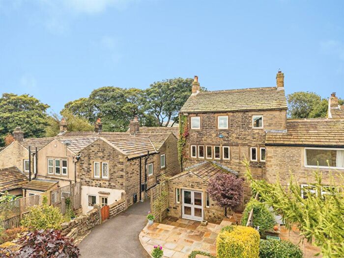3 Bedroom Character Property For Sale In Towngate, Upperthong, Holmfirth, HD9