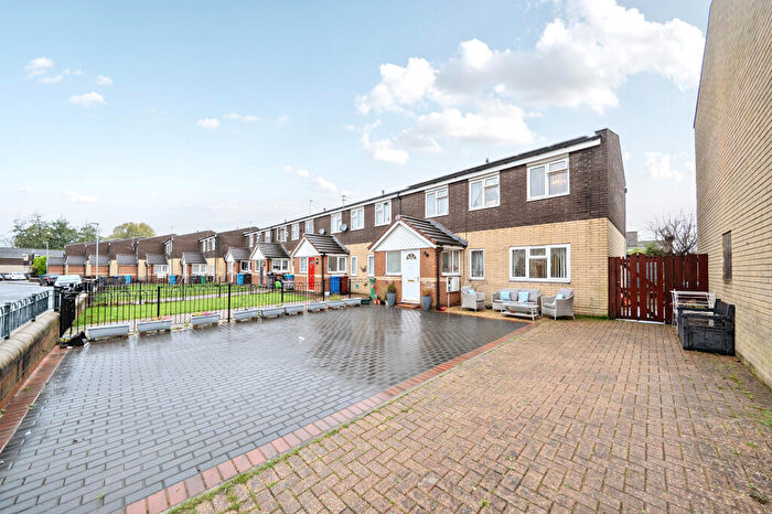 4 Bedroom Terraced House For Sale In Mull Avenue, Manchester, M12