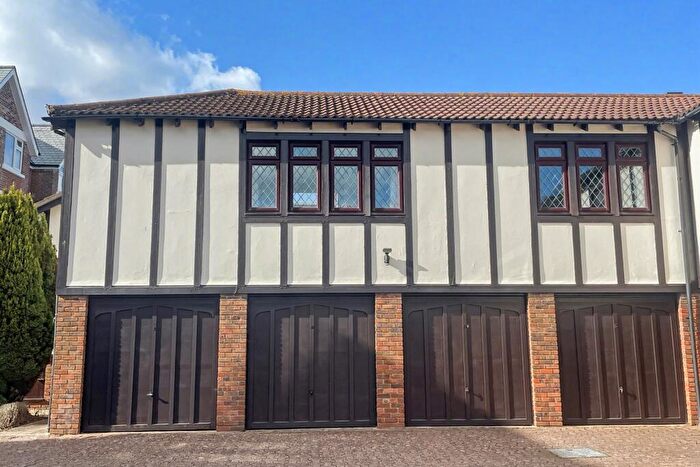 2 Bedroom Maisonette For Sale In West Cliff, BH2