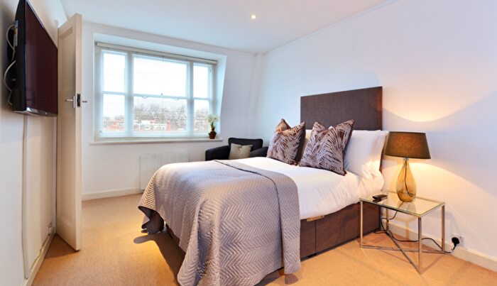 Studio To Rent In Hill Street, London, W1J