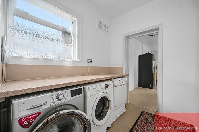 4 Bedroom Detached House For Sale In Tavistock Road, London, NW10