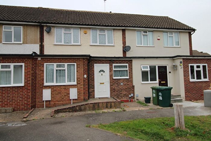 2 Bedroom Terraced House For Sale In Maxwell Road, Ashford, TW15