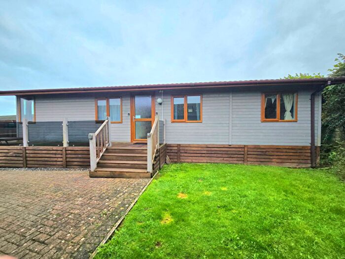 3 Bedroom Mobile/park Home For Sale In Meadow View, Mullacott Park, Ilfracombe, Devon, EX34