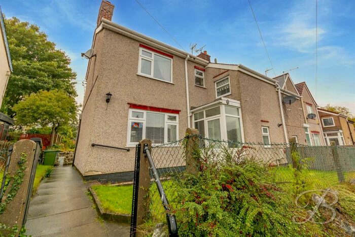 3 Bedroom End Of Terrace House For Sale In Rufford Avenue, Meden Vale, Mansfield, NG20