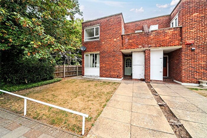 2 Bedroom Flat For Sale In Pembroke Road, Bromley, BR1