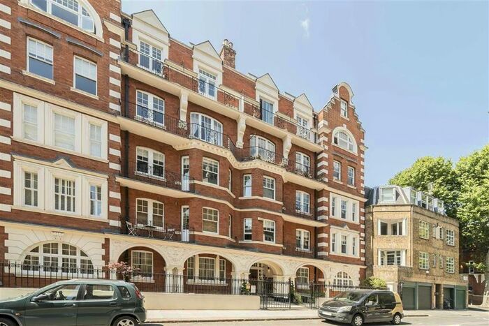 2 Bedroom Flat To Rent In Drayton Gardens, London, SW10