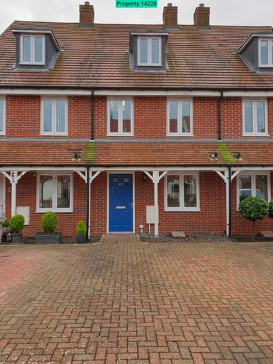 3 Bedroom Terraced House To Rent In Lundy Walk, Hailsham, BN27