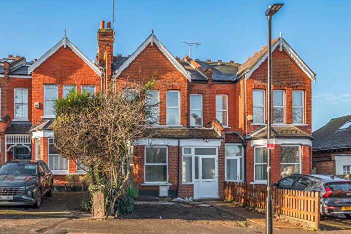 5 Bedroom Semi-Detached House To Rent In Coppetts Road London, N10